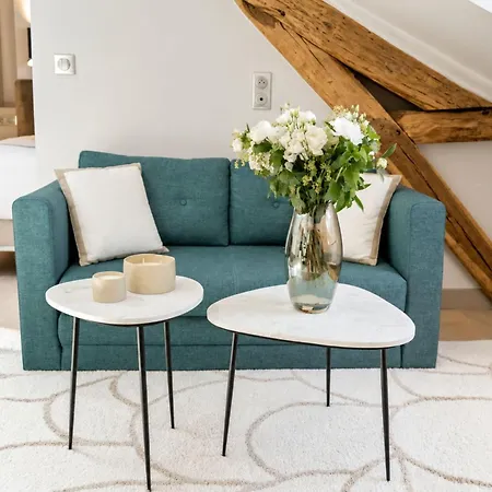 Sumptuous Near De & Marais *